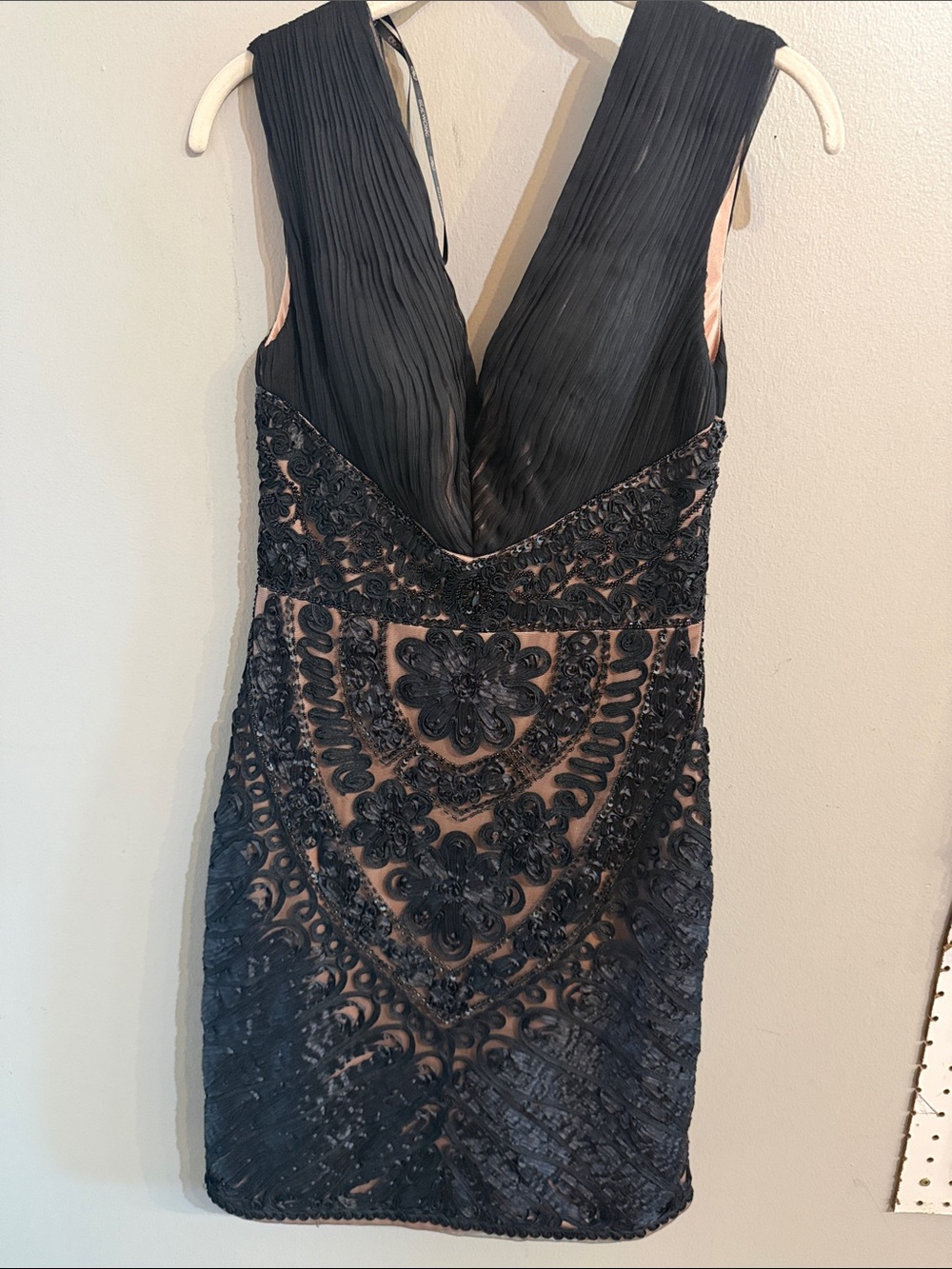 Sue Wong Black Embroidered V‑Neck Mini Dress with Nude Underlay